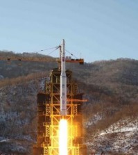The Unha-3 (Milky Way 3) rocket carrying the second version of Kwangmyongsong-3 satellite, is launched at West Sea Satellite Launch Site in Cholsan county, North Pyongan province, December 12, 2012 in this picture released by the North's KCNA news agency in Pyongyang early December 14, 2012. (Yonhap/KCNA)