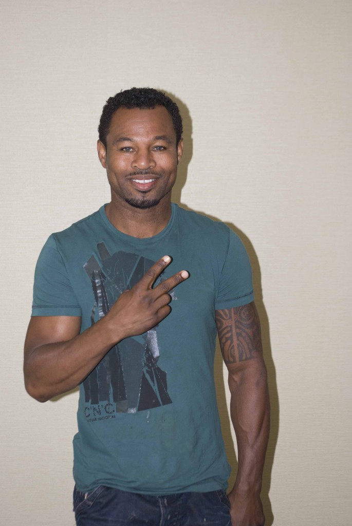 Shane Mosley poses at an official weigh-in on Aug. 28, 2015, before his fight against Ricardo Mayorga at The Forum in Inglewood, Calif. (Brian Han/Korea Times)