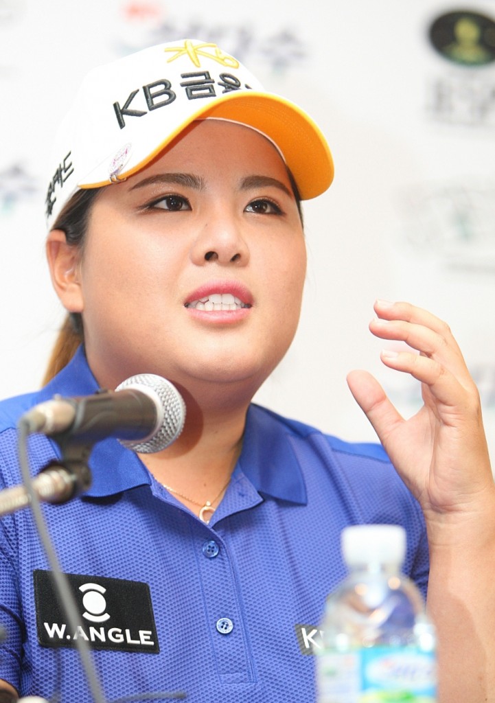 Park In-bee, the world's top-ranked female golfer, speaks to reporters at a press conference ahead of a Korean LPGA Tour event on Jeju Island on Aug. 6, 2015. (Yonhap)