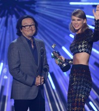 Director Joseph Kahn, left, and Taylor Swift appear on stage after Swift accepts the award for female video of the year for “Blank Space” at the MTV Video Music Awards at the Microsoft Theater on Sunday, Aug. 30, 2015, in Los Angeles. (Photo by Matt Sayles/Invision/AP)