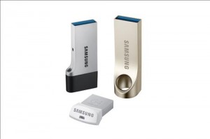 Samsung Electronics Co. said on Aug. 18, 2015, that it has rolled out three USB flash drives (UFD) that are aimed that different devices, including laptops and smartphones, adding that it will contine efforts to tap deeper into the data storage market. The photo, released by Samsung Electronics, shows the three premium UFD products. (Yonhap)