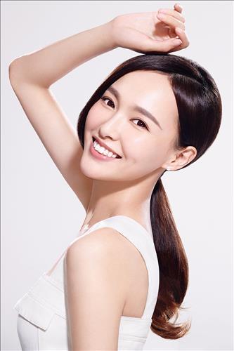 This Yonhap file photo shows Chinese actress Tang Yen who will play Korean actor Lee Min-ho's leading lady in "Bounty Hunters," a South Korean-Chinese co-production. (Yonhap)