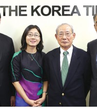 From left: KCS President Kim Kwang-suk, Director Annie Shin, committee members Yoon Young-jae, John Kim