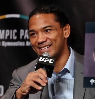 Ben Henderson, a UFC fighter born to a Korean-American mother and an African-American father, speaks during a press conference in Seoul on Sept. 8, 2015. (Yonhap)