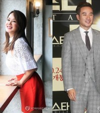 Uhm Jung-hwa, left, and Uhm Tae-woong (Yonhap)