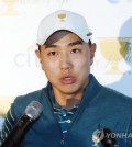 Bae Sang-moon of South Korea, a member of the International Team at the 2015 Presidents Cup, speaks to reporters at Jack Nicklaus Golf Club in Incheon on Oct. 5, 2015. (Yonhap)