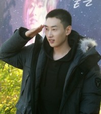Super Junior member Eunhyuk entered military service Tuesday in South Korea. (Yonhap)
