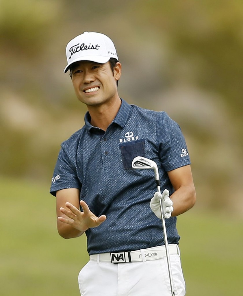 Kevin Na reacts to his second shot on the sixth hole during the final round of the Shriners Hospitals for Children Open golf tournament Sunday, Oct. 25, 2015, in Las Vegas. (AP Photo/Isaac Brekken)