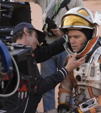 Actor Matt Damon (R) on the set of "The Martian" (Yonhap)