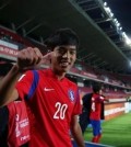 Oh Se-hun of South Korea celebrates his winning goal against Guinea at the FIFA U-17 World Cup in Chile on Oct. 20, 2015. (photo courtesy of the Korea Football Association / Yonhap)