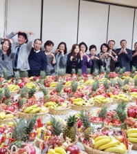 The Korean American Presbyterian Church of Queens in New York handed out fruit baskets to local shelters and organizations in time for the holidays Thursday.