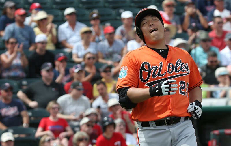 Baltimore Orioles' Kim Hyun-soo gestures after being called out on first base during a spring training game against the Minnesota Twins in Fort Myers, Fla., Saturday. Kim went 0 for 4. (Yonhap)