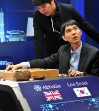 Lee Se-dol just cannot solve Google's AlphaGo. (Yonhap)