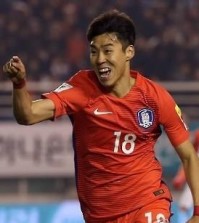 South Korean forward Lee Jeong-hyeop celebrates his goal against Lebanon in the countries' World Cup qualifying match at Ansan Wa Stadium in Ansan, Gyeonggi Province, on March 24, 2016. (Yonhap)