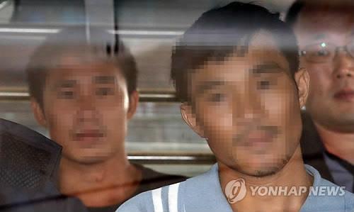 Two Vietnamese suspects accused of killing the 43-year-old captain and 42-year-old engineer of the deep-sea fishing vessel Kwang Hyun 803 in waters near Seychelles on June 20 are brought into South Korea on June 30, 2016 via Incheon International Airport. (Yonhap)