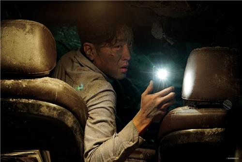 A still from the Korea film "Tunnel." (Yonhap)