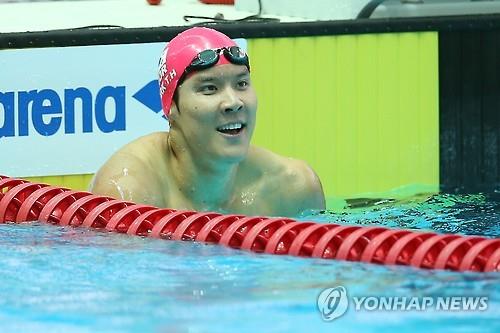 In this file photo taken on April 28, 2016, South Korean swimmer Park Tae-hwan reacts after completing the 100m freestyle final at the national team trials in Gwangju. (Yonhap)