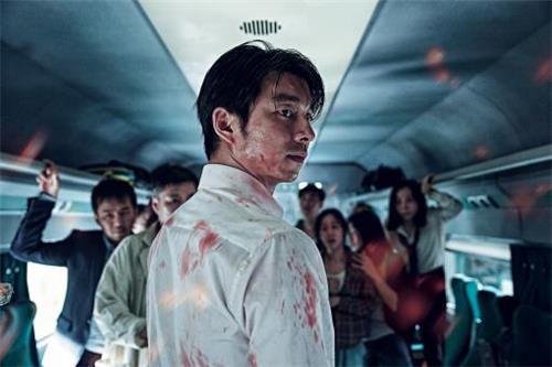 Gong Yoo appears in a scene of South Korean zombie flick "Train to Busan." 