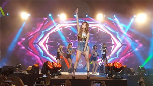 K-pop idol Hyuna performs in the finale of Viral Fest Asia 2016 that was held in Bali, Indonesia, on July 16, 2016.