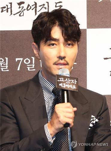 South Korean model, actor and television persona Cha Seung-won attends a press conference to promote his new historical film "Go-san-ja, Dae-dong-yeo-ji-do," held in central Seoul on Aug. 9, 2016.