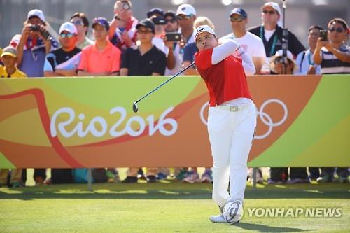 South Korea's Park In-bee hits her tee shot on the first hole at Olympic Golf Course in the first round of the Rio de Janeiro Olympic women's golf tournament on Aug. 17, 2016. 
