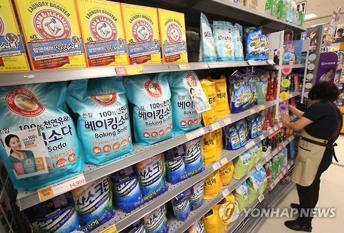 No products of Britain's Oxy Rekitte Benckiser are found on the shelves of a retail store in Seoul amid a consumer boycott on June 27, 2016. Angry South Korean consumers have been staging a boycott campaign nationwide as the British company's toxic humidifier disinfectants are suspected of having claimed scores of lives in the country. 