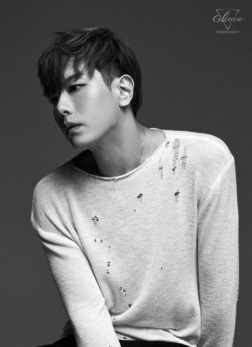 This undated photo provided by Glove Entertainment shows singer Park Hyo-shin. 