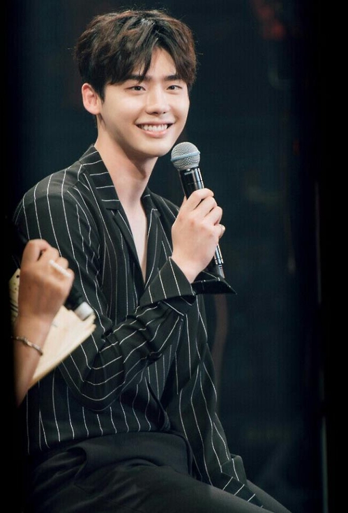 The undated file photo, released by YG Entertainment on Sept. 28, 2016, shows South Korean actor Lee Jong-suk attending his meet-and-greet event in Japan that was held on Sept. 25 and Sept. 27, 2016.