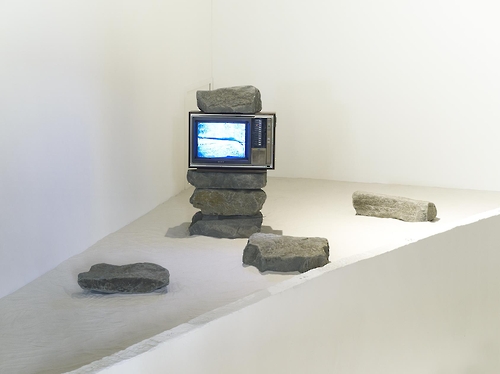 The image provided by Gallery Hyundai shows Park Hyun-ki's "Untitled" in 1982, made of stone and monitor.