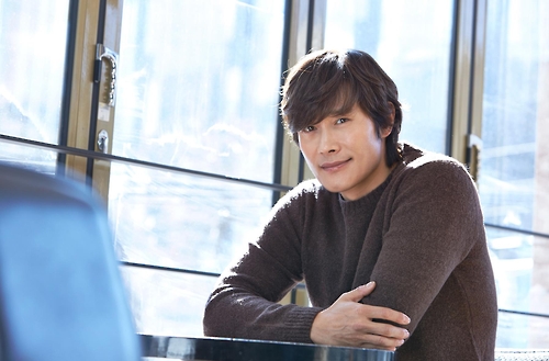Actor Lee Byung-hun poses for the camera in this photo provided by Warner Bros. Korea on Feb. 20, 2017.