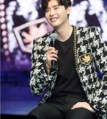 Actor Lee Jong-suk speaks during a fan meeting in Seoul on Sept. 10, 2017, in this photo provided by YG Entertainment. (Yonhap)