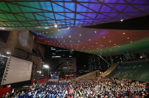 View of the opening ceremony of the 22nd Busan International Film Festival at Busan Cinema Center in Busan, South Korea, on Oct. 12, 2017. (Yonhap)