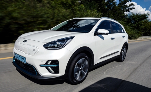 This photo offered by Kia Motors shows the Niro electric vehicle running on a motorway near Seoul. (Yonhap)