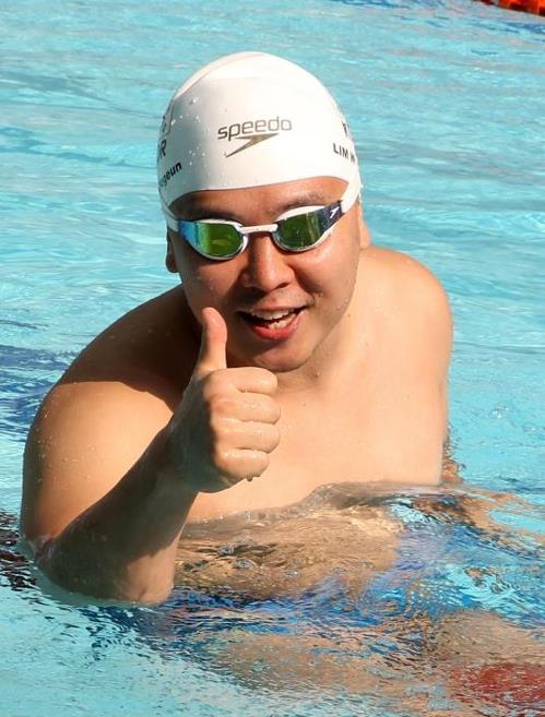 This photo provided by the Korea Paralympic Committee shows para swimmer Lim Woo-geun at Gelora Bung Karno Aquatic Center in Jakarta on Oct. 4, 2018, ahead of the 3rd Asian Para Games. (Yonhap)
