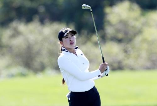Yealimi Noh of the United States watches her shot during the first round of the LPGA KEB Hana Bank Championship at Sky 72 Golf Club's Ocean Course in Incheon, 40 kilometers west of Seoul, on Oct. 11, 2018, in this photo courtesy of the tournament organizers. (Yonhap)