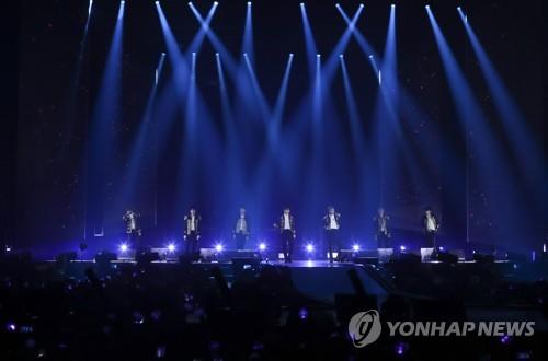 This photo provided by Big Hit Entertainment shows the K-pop boy band BTS performing at its concert at AccorHotels Arena in Paris on Oct. 19, 2018 (local time). (Yonhap)