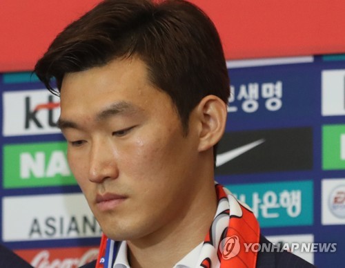 This file photo taken on June 29, 2018, shows South Korean football player Jang Hyun-soo at Incheon International Airport in Incheon, west of Seoul. (Yonhap)