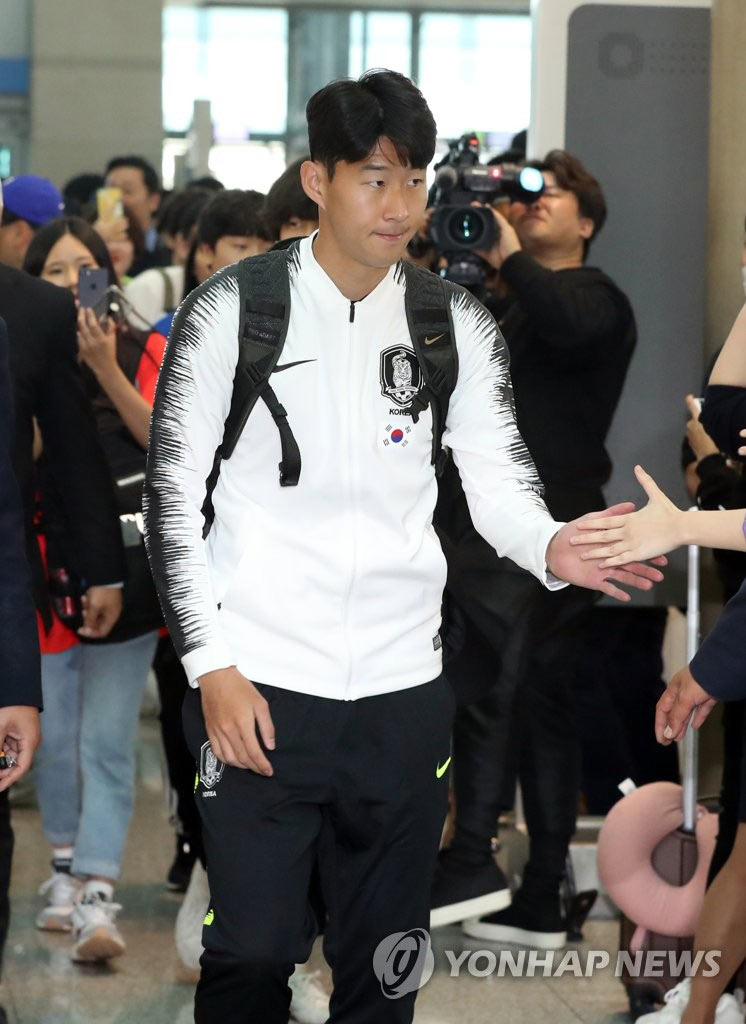 South Korea captain Son Heung-min arrives at Incheon International Airport, west of Seoul, on Oct. 13, 2019, to leave for Pyongyang for a World Cup qualifier against North Korea on Oct. 15. (Yonhap)