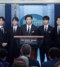 (ATTN: UPDATES with remarks from meeting at bottom; ADDS photos)
By Byun Duk-kun

WASHINGTON, June 1 (Yonhap) -- South Korean supergroup BTS highlighted the need to respect one another as they made their first visit to the White House on Tuesday for a rare meeting with U.S. President Joe Biden.

The group also joined White House Press Secretary Karine Jean-Pierre in a daily press briefing before meeting with the U.S. president.

"It is a great honor to be invited to the White House today to discuss the important issues of anti-Asian hate crimes, Asian inclusion and diversity," group member RM said in the press briefing.

Members of South Korean boy band BTS are seen taking part in a daily press briefing at the White House in Washington on May 31, 2022, before their scheduled meeting with U.S. President Joe Biden in this image captured from the White House's website. [REUTERS]