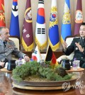 South Korean Joint Chiefs of Staff (JCS) Chairman Gen. Kim Seung-kyum (R) and his German counterpart, Gen. Carsten Breuer, hold talks at the JCS headquarters in Seoul on June 5, 2023, in this photo released by the JCS. (PHOTO NOT FOR SALE) (Yonhap)