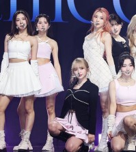 Kep1er releases new mini album South Korean girl group Kep1er performs during a showcase for its new mini album "Magic Hour" at a concert hall in Seoul, on Sept. 25, 2023. (Yonhap) (END)