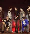 K-pop boy group Enhypen has matched its highest Billboard 200 ranking with its latest release, "Orange Blood." The septet's fifth EP debuted at No. 4 on the chart, tying with the group's previous EP, "Dark Blood," which also peaked at No. 4, Billboard said in a preview for this week's chart released Sunday (U.S. time). This marks the second consecutive time Enhypen has secured a top 5 debut on the Billboard 200. K-pop boy group Enhypen poses for photos during a media showcase for its fifth EP, "Orange Blood," in Seoul on Nov. 16, 2023, in this file photo provided by Belift Lab. (PHOTO NOT FOR SALE) (Yonhap) K-pop boy group Enhypen poses for photos during a media showcase for its fifth EP, "Orange Blood," in Seoul on Nov. 16, 2023, in this file photo provided by Belift Lab. (PHOTO NOT FOR SALE) (Yonhap) The group, which debuted in 2020, has now placed six of its Korean-language albums on the Billboard 200. Enhypen first appeared on the chart with its second EP, "Border: Carnival," at No. 18. The group's first full-length album, "Dimension: Dilemma," peaked at No. 11, while its repackaged version, "Dimension: Answer," reached No. 14. Enhypen's third EP, "Manifesto: Day 1," climbed to No. 6 before the fourth and fifth EPs reached a new peak of No. 4. "Dark Blood," the group's fourth EP, notably spent 10 weeks on the Billboard 200, the longest charting run for any Enhypen album. K-pop boy group Enhypen is seen in this photo provided by Belift Lab. (PHOTO NOT FOR SALE) (Yonhap) K-pop boy group Enhypen is seen in this photo provided by Belift Lab. (PHOTO NOT FOR SALE) (Yonhap)