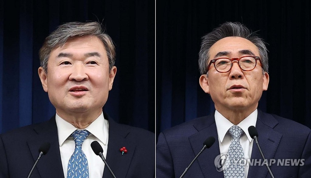 This compilation image shows Cho Tae-yong (L), nominee for director of the National Intelligence Service, and Cho Tae-yul, nominee for the foreign minister, speaking to reporters at the presidential office in Seoul on Dec. 19, 2023. (Yonhap)