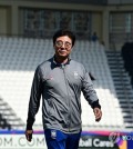 In this photo provided by the Korea Football Association, South Korea head coach Hwang Sun-hong prepares for his team's Group B match against Japan at the Asian Football Confederation U-23 Asian Cup at Jassim bin Hamad Stadium in Al Rayyan, Qatar, on April 22, 2024. (PHOTO NOT FOR SALE) (Yonhap)