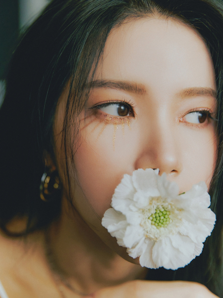 A concept photo for "Colours," the second EP from K-pop girl group Mamamoo's leader Solar, provided by RBW (PHOTO NOT FOR SALE) (Yonhap)