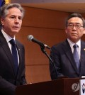 U.S. Secretary of State Antony Blinken (L) speaks during a press conference, joined by his South Korean counterpart, Cho Tae-yul, following their bilateral talks at the foreign ministry in Seoul on Jan. 6, 2025. (Yonhap)